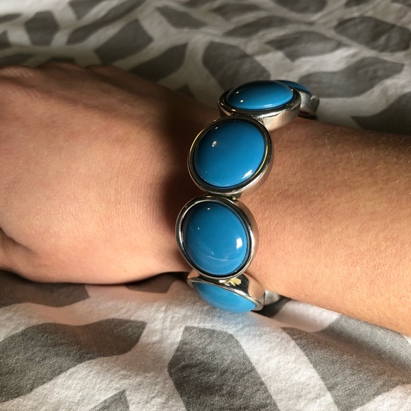 Jewelry - Blue gem bracelet